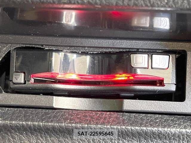 Toyota VOXY 2021-03 215466-6
