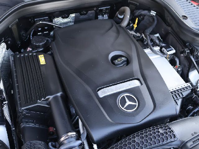 Mercedes Benz GLC-CLASS 2016-02 28582-5