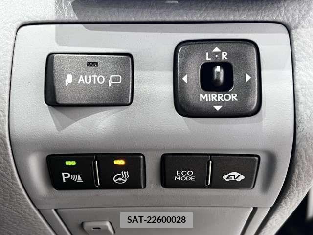 Lexus LS 2011-04 316817-18