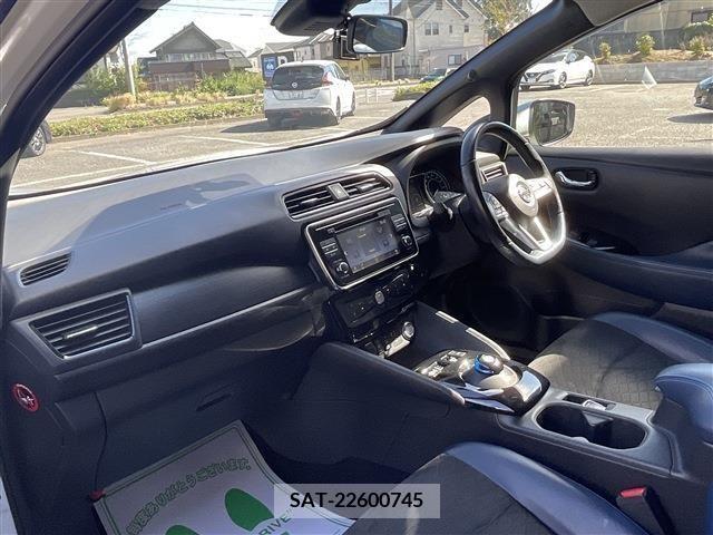 Nissan LEAF 2019-09 212286-12