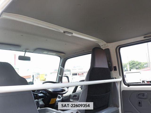 Hino DUTRO 2017-08 350417-27