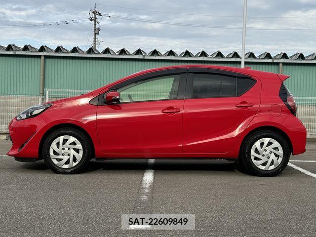 Toyota AQUA 2017-08 291778-8
