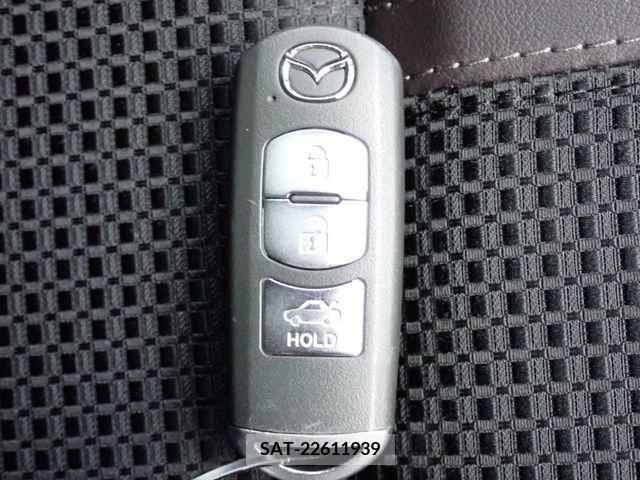 Mazda AXELA HYBRID 2016-09 203666-15