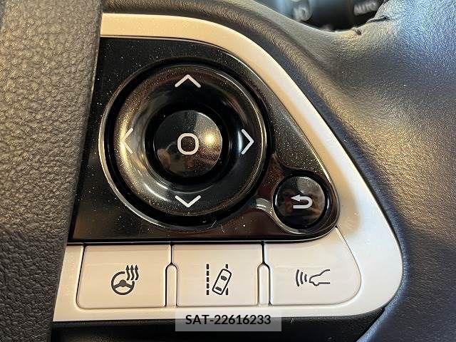Toyota PRIUS PHV 2017-02 375217-14