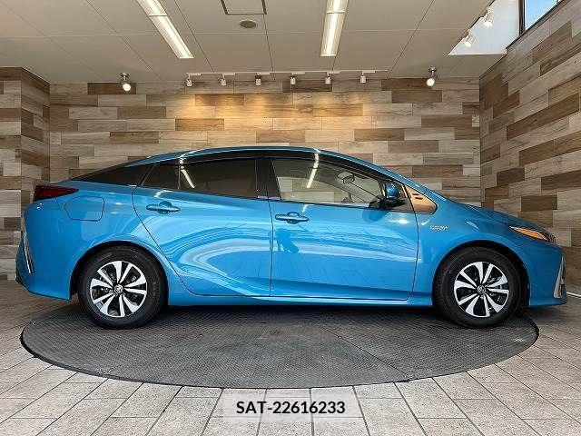 Toyota PRIUS PHV 2017-02 375217-17