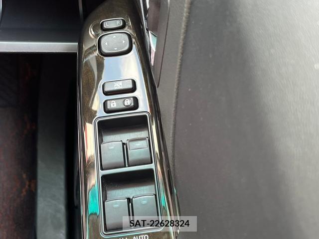 Toyota ALPHARD 2013-06 355338-19