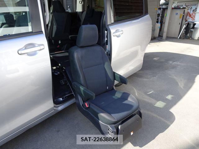 Toyota VOXY 2016-12 209920-14