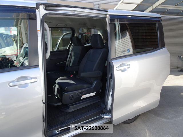 Toyota VOXY 2016-12 209920-17