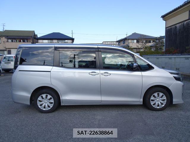 Toyota VOXY 2016-12 209920-9