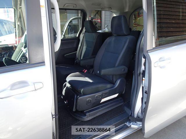 Toyota VOXY 2016-12 209920-11