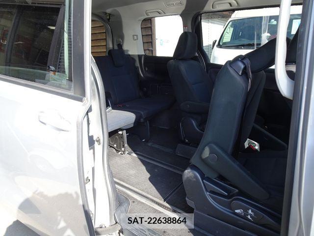 Toyota VOXY 2016-12 209920-23