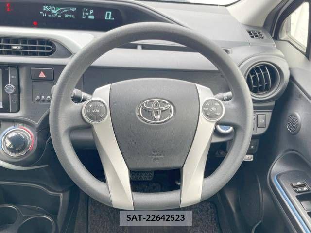 Toyota AQUA 2014-01 255232-8