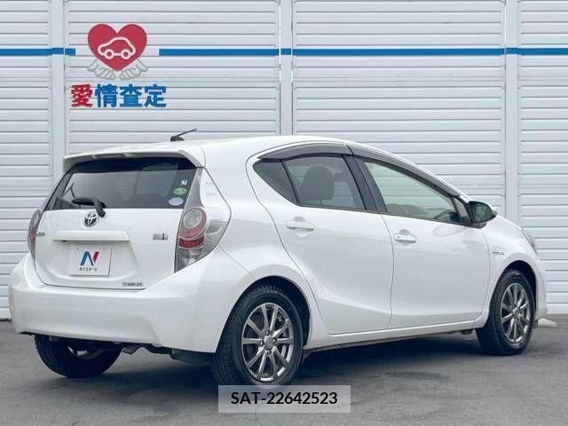 Toyota AQUA 2014-01 255232-18