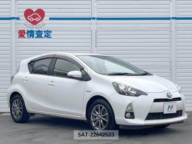Toyota AQUA 2014-01 255232-17