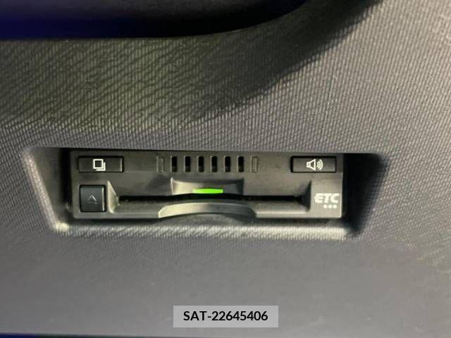 Toyota AQUA 2018-03 260416-7