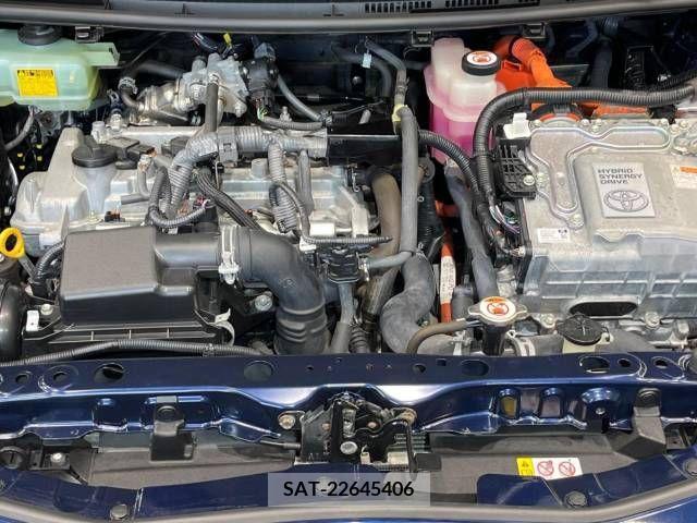 Toyota AQUA 2018-03 260416-18