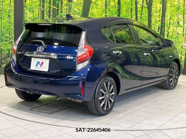 Toyota AQUA 2018-03 260416-17