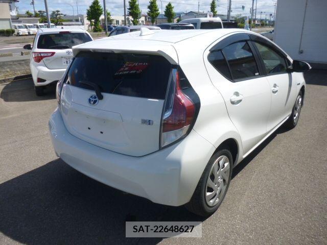 Toyota AQUA 2015-03 261950-1
