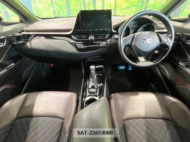Toyota C-HR 2017-09 323018-1