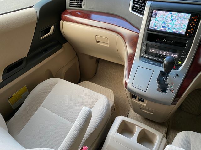 Toyota VELLFIRE 2011-01 185925-6
