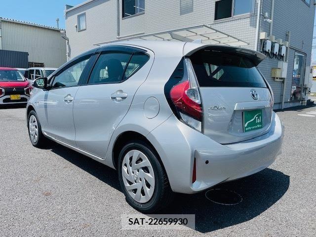 Toyota AQUA 2019-04 261030-1