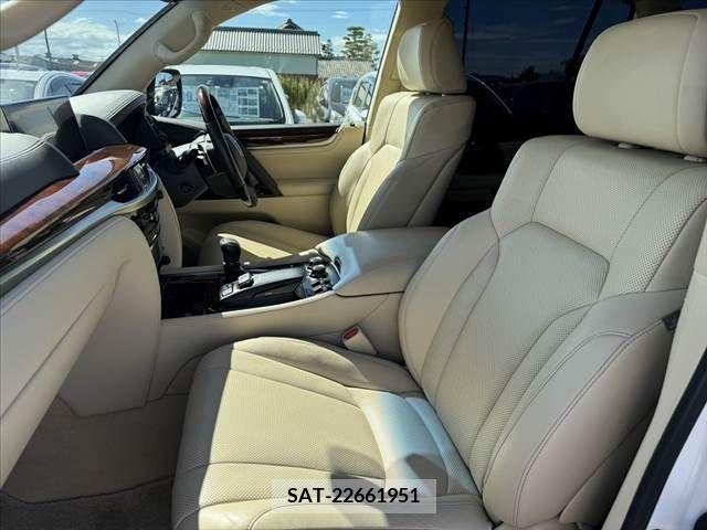Lexus LX 2016-02 391890-16
