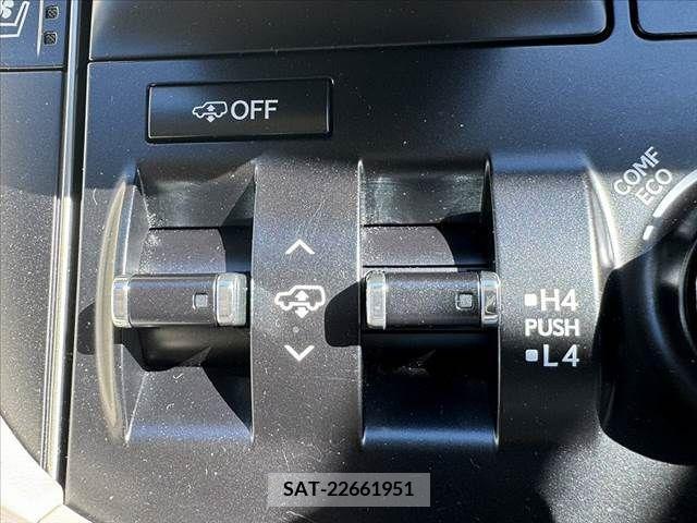Lexus LX 2016-02 391890-28