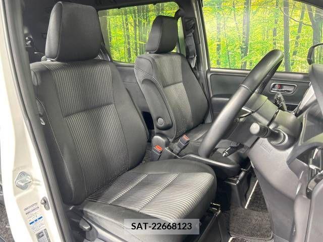 Toyota VOXY 2020-09 370529-8