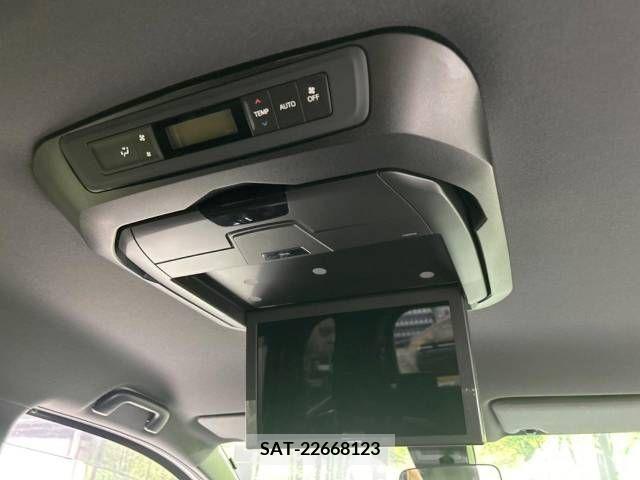 Toyota VOXY 2020-09 370529-2