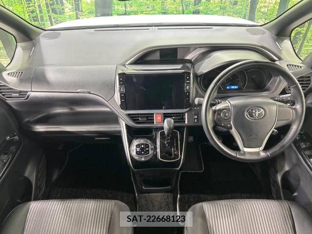 Toyota VOXY 2020-09 370529-1