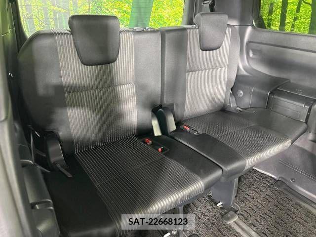 Toyota VOXY 2020-09 370529-10