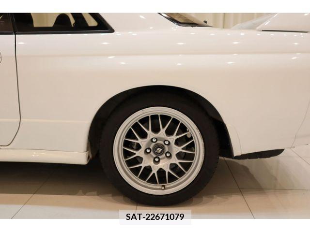 Nissan SKYLINE GT-R 1993-02 301021-13