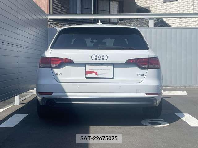 Audi A4 2018-06 218454-4