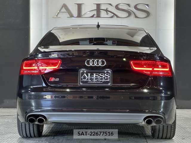 Audi S8 2013-03 261711-19