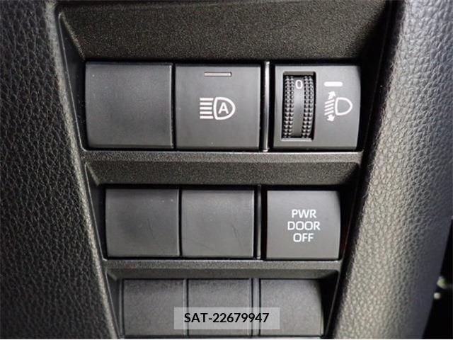 Toyota VOXY 2022-03 213217-21