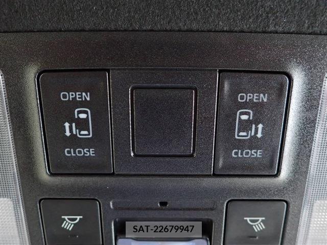 Toyota VOXY 2022-03 213217-20