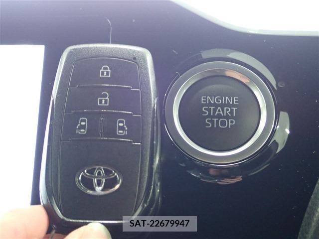 Toyota VOXY 2022-03 213217-9