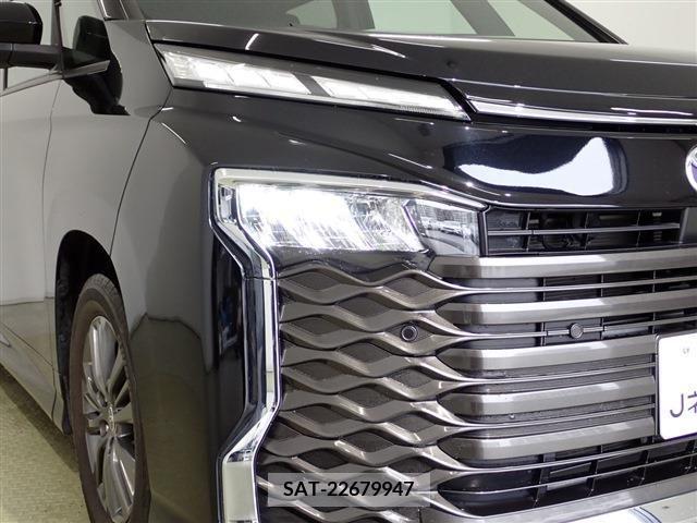 Toyota VOXY 2022-03 213217-8