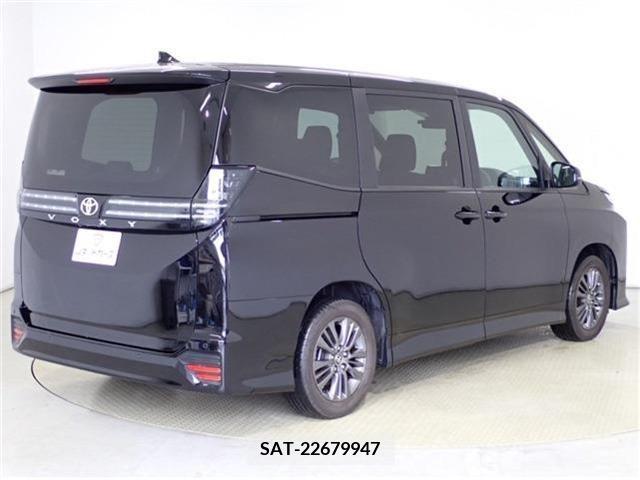 Toyota VOXY 2022-03 213217-3
