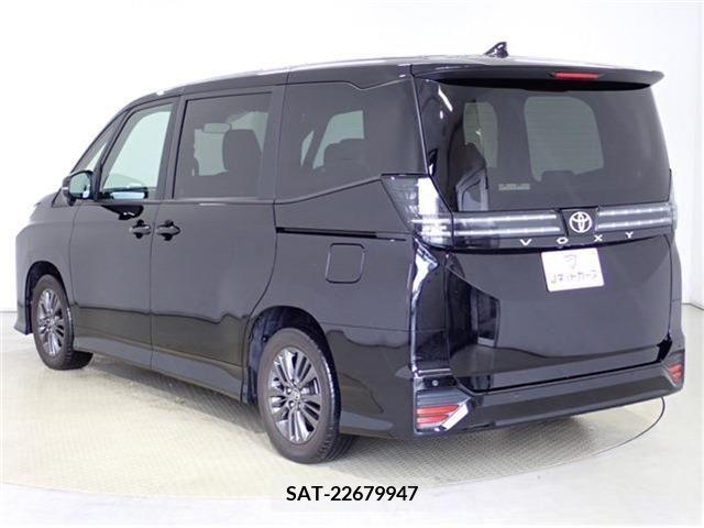 Toyota VOXY 2022-03 213217-6