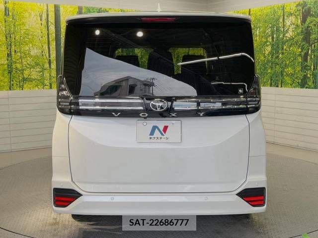 Toyota VOXY 2022-12 335883-16
