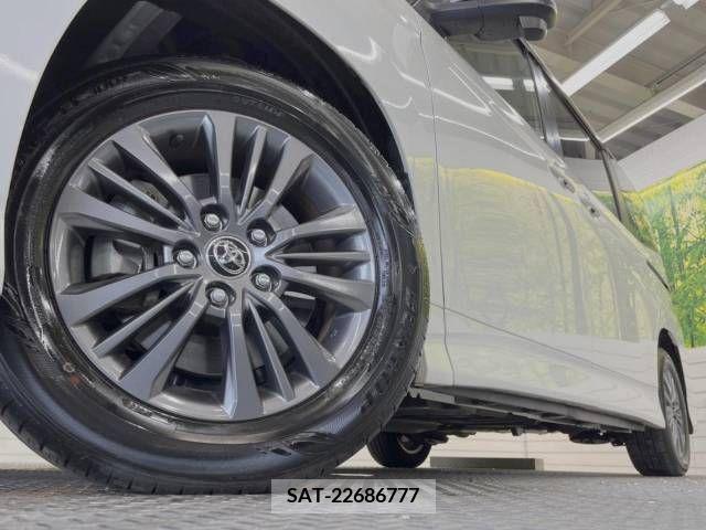 Toyota VOXY 2022-12 335883-14