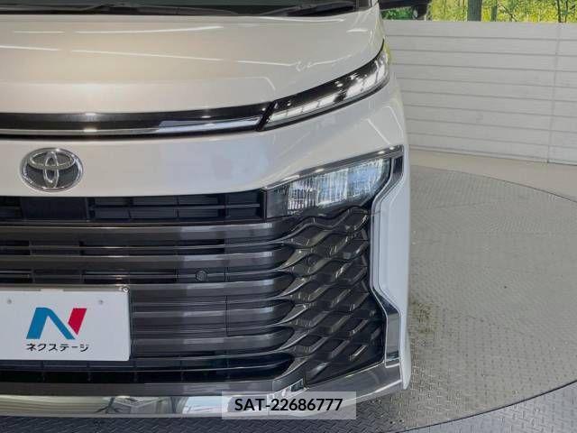 Toyota VOXY 2022-12 335883-13