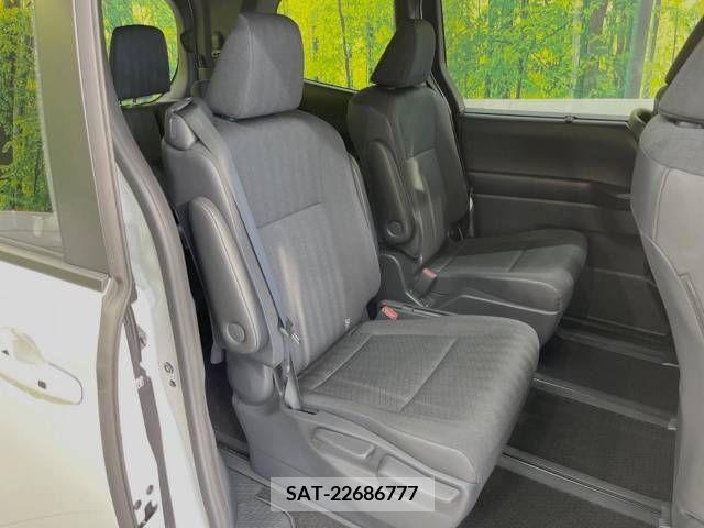 Toyota VOXY 2022-12 335883-9