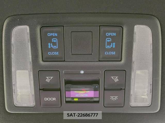 Toyota VOXY 2022-12 335883-2