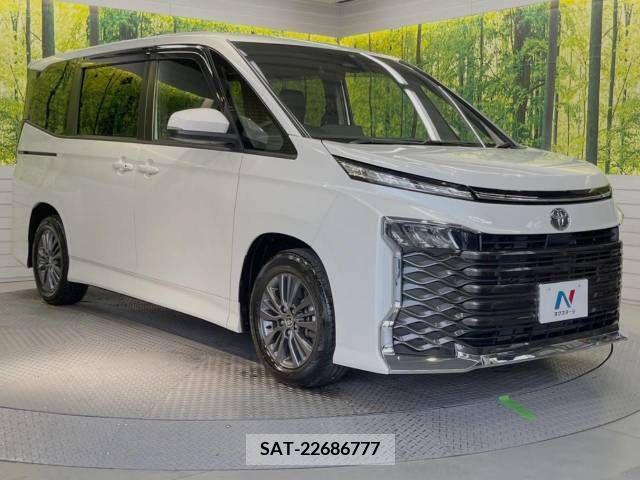 Toyota VOXY 2022-12 335883-17