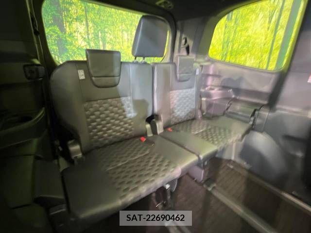 Toyota VOXY 2022-05 332948-9