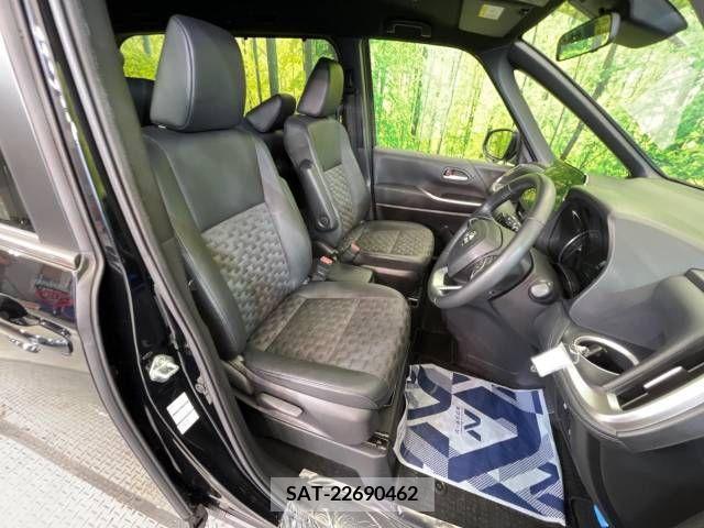 Toyota VOXY 2022-05 332948-7