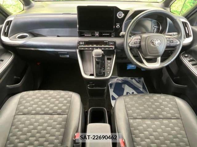 Toyota VOXY 2022-05 332948-1
