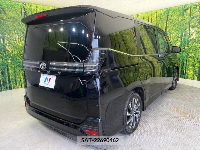 Toyota VOXY 2022-05 332948-17